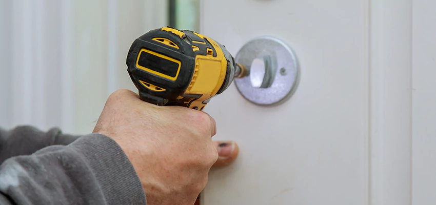 Street Locksmith For Smart Lock Repair in Arlington Heights, IL